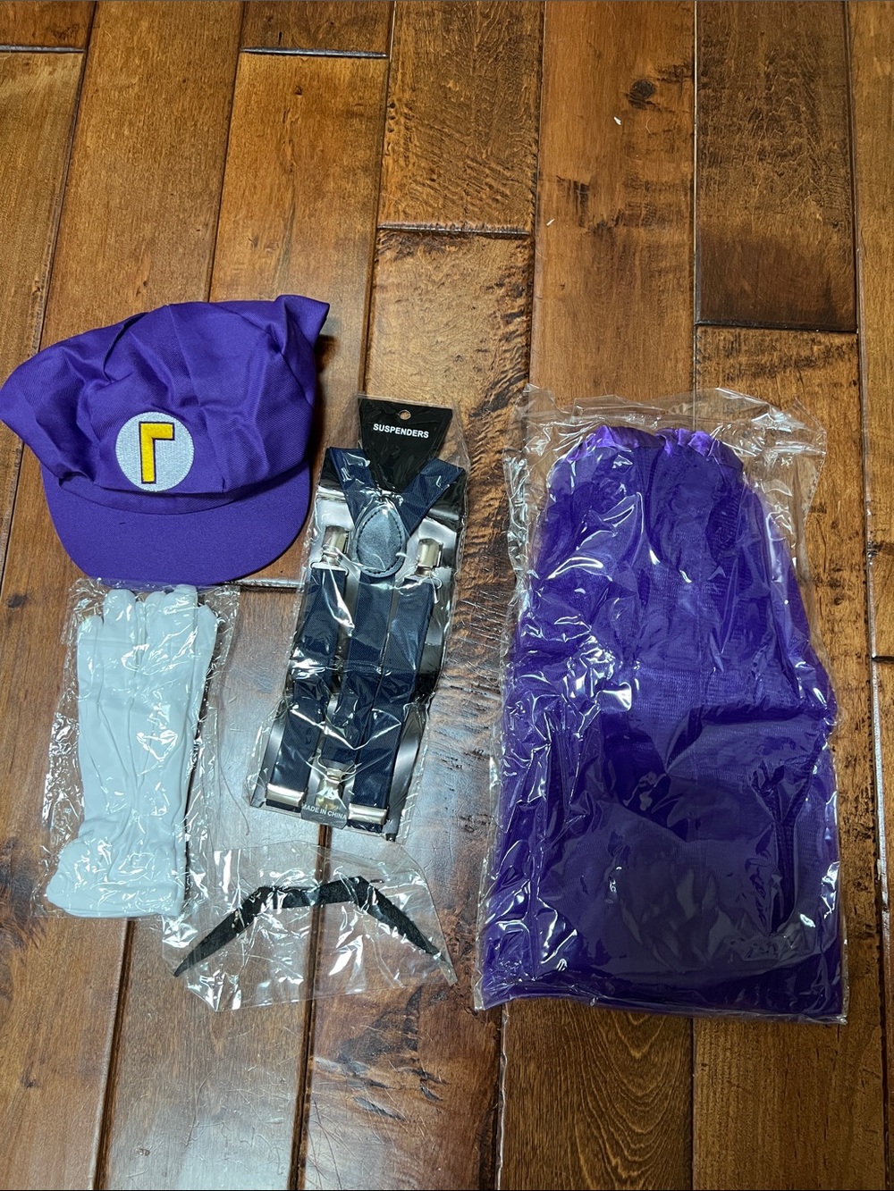 Purple Waluigi Costume Hat & Accessories Set